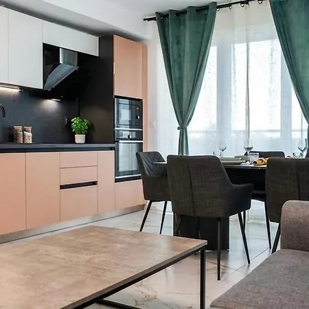 Blu Riviera Deluxe Apartment *